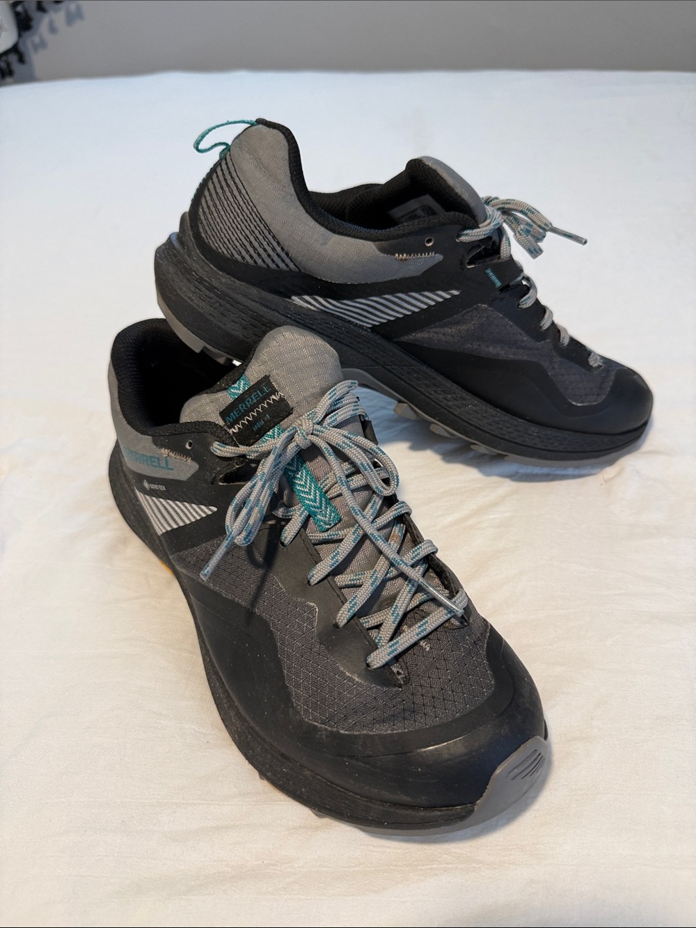 Merrell Women’s Gray & Black Hiking Shoes with Teal Details Size 10